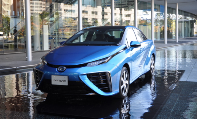 トヨタ燃料電池車MIRAI(ミライ)