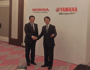 【Ｎｅｗｓで一枚】ホンダとヤマハ発動機が「原付一種」で提携し電動２輪車も視野に協業