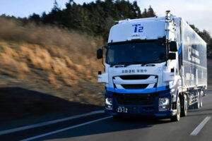 酒類・飲料業界４社が自動運転トラックによる幹線輸送実証に参画、ドライバー不足解消へ