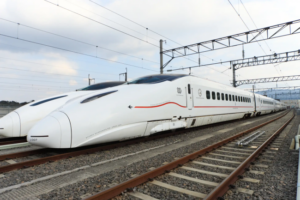 ＪＲ九州、「ビール新幹線」を３日間限定運行、車内販売員が提供する冷えた生ビールが特別列車で登場