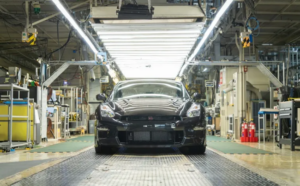 日産「Ｒ３５　ＧＴ－Ｒ」１８年の歴史に幕、最終車を栃木工場で完成