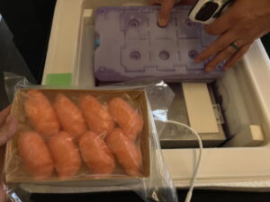 パナソニック、「ＶＩＸＥＬＬ」で冷凍寿司の米国空輸実証、マイナス２２℃維持を確認