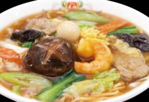 餃子の王将、具沢山の「五目あんかけラーメン」冬季限定で販売開始、持ち帰りは電子レンジ対応容器