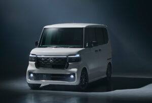 ホンダ、「Ｎ－ＢＯＸ　ＣＵＳＴＯＭ」に特別仕様「ＢＬＡＣＫ　ＳＴＹＬＥ」発売へ
